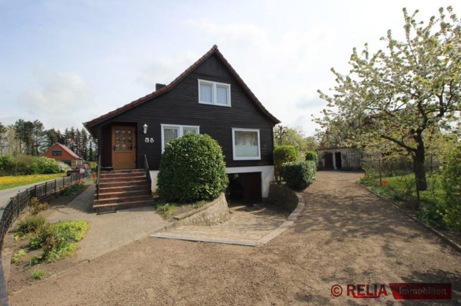 Gepflegtes Einfamilienhaus mit Potential 